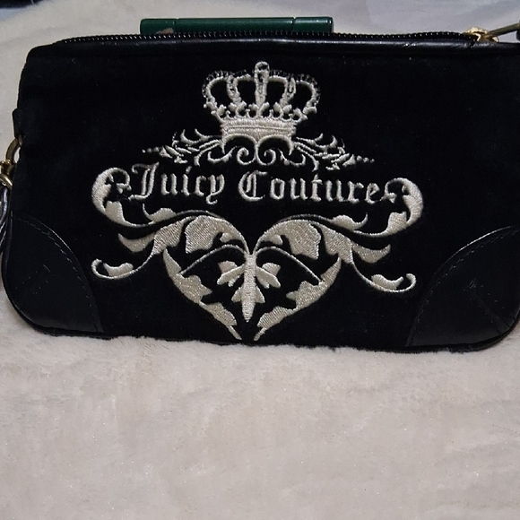 Juicy Couture Black and Cream Wallet with Embroidered Logo - Picture 1 of 7